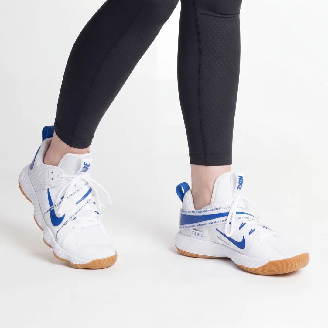 Moški Nike React Hyperset odbojkarski copati za stabilnost in udobje med igro.
